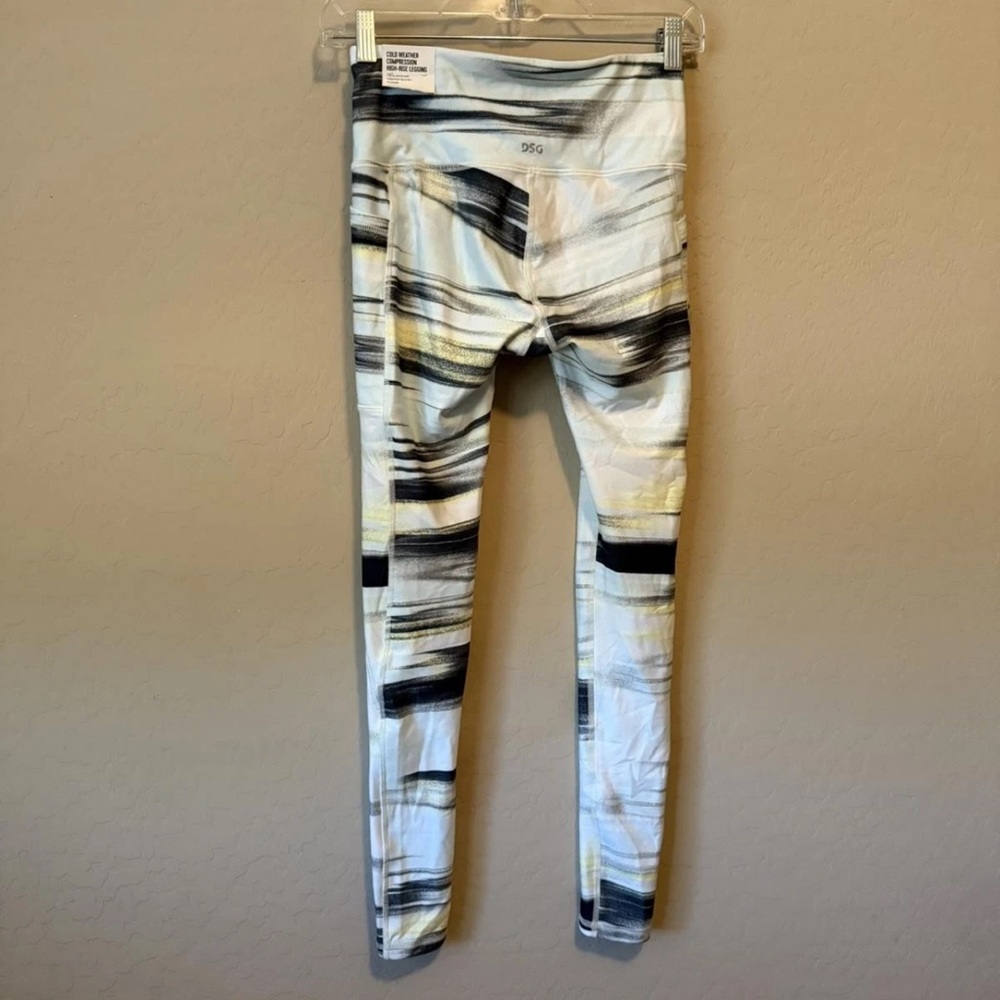 DSG cold weather compression leggings NWT